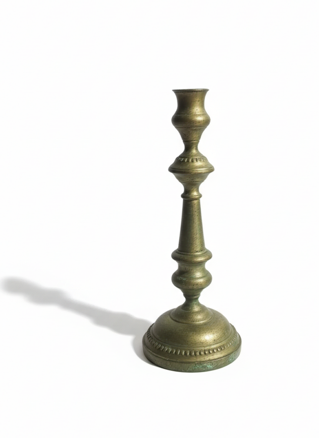 decoración : candeloro antiguo de metal (bronce?)