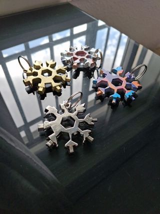 Lote herramientas multiusos, llaveros