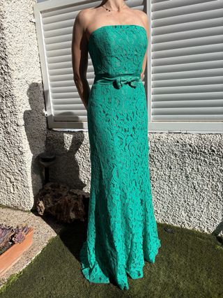 Vestido de invitada de encaje largo