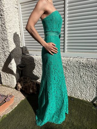 Vestido de invitada de encaje largo