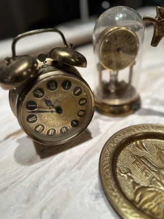 -Accendino 
-orologi 
-piattino gong