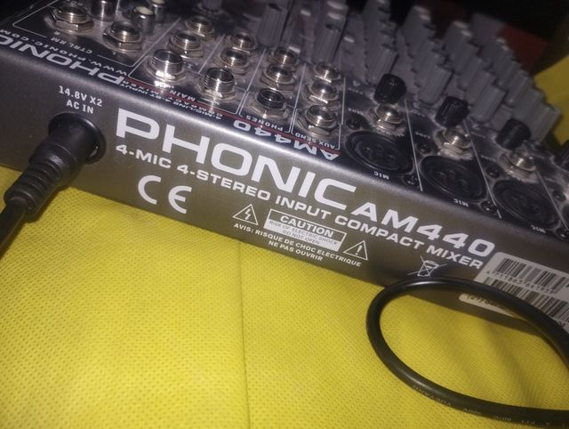 Mixer PHONIC AM440