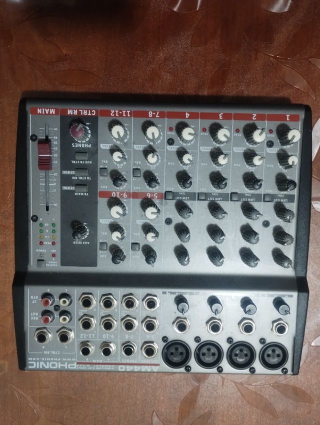 Mixer PHONIC AM440