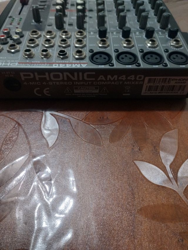 Mixer PHONIC AM440