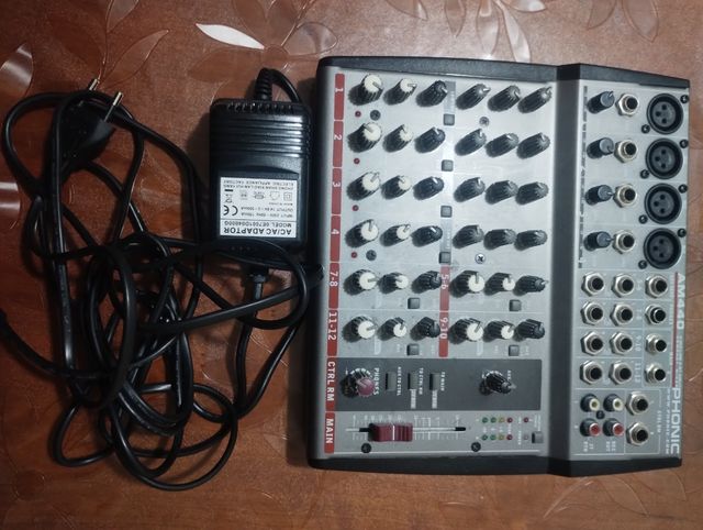 Mixer PHONIC AM440