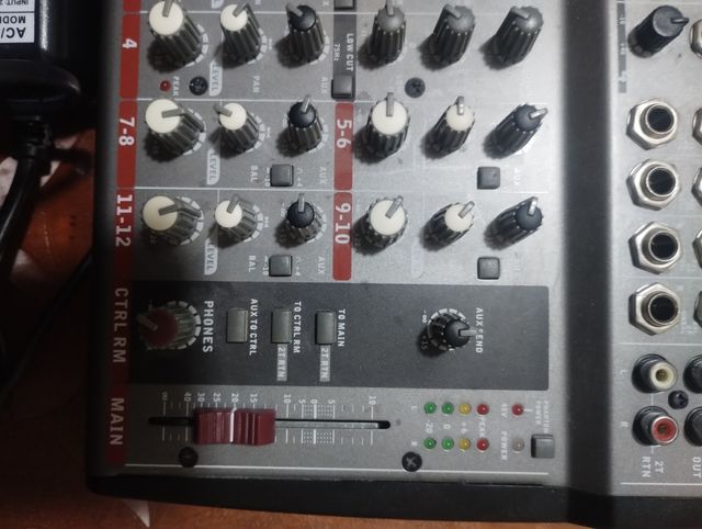 Mixer PHONIC AM440