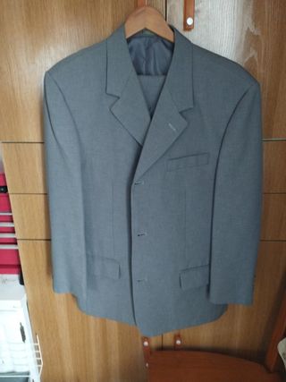 Traje de tres piezas caballero