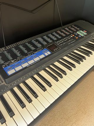 Conjunto órgano, banco y mueble a medida