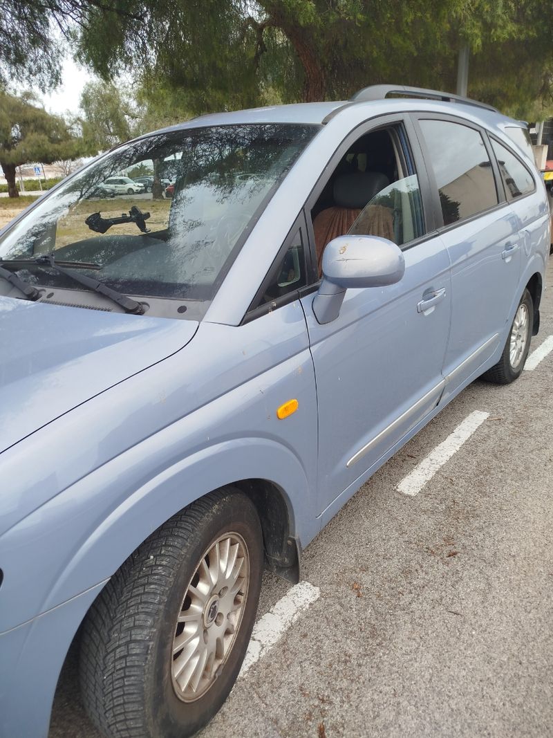SsangYong Rodius 2006 - foto 1