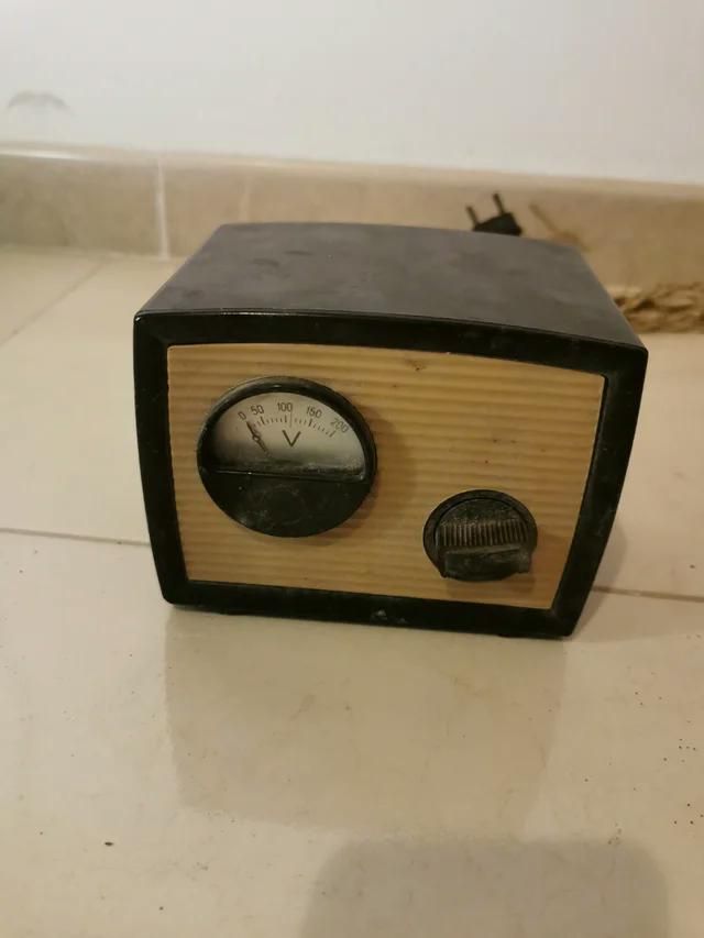 antiguo voltímetro +tranformador 220/125V