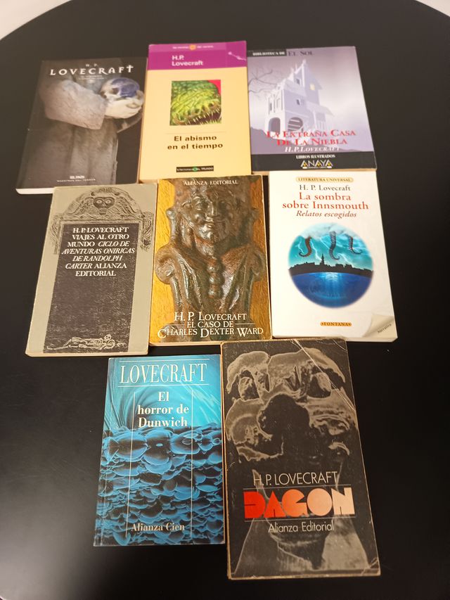 Lote 8 libros terror cósmico de H.P.Lovecraft