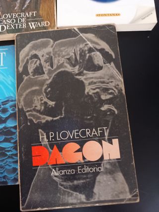 Lote 8 libros terror cósmico de H.P.Lovecraft