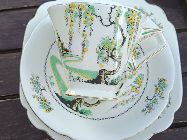 Royal Standard Trio Porcelana Pagoda