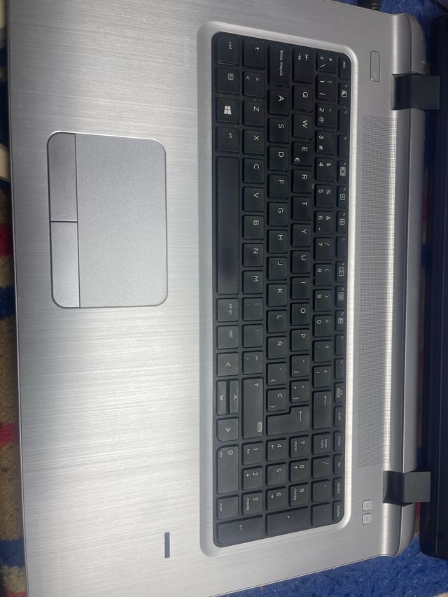 Se vende portatil hp