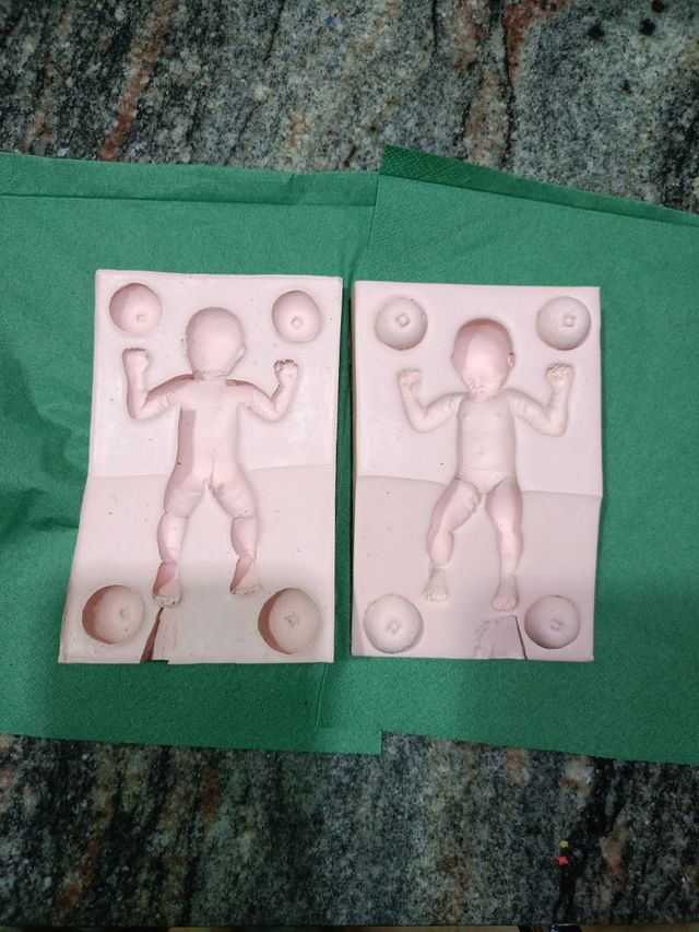 Molde bebe de silicona muchos detalles 