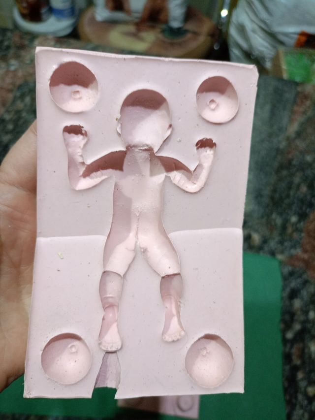 Molde bebe de silicona muchos detalles 