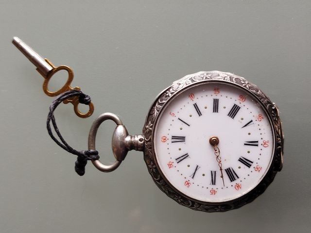 RELOJ ANTIGUO DE BOLSILLO DE PLATA