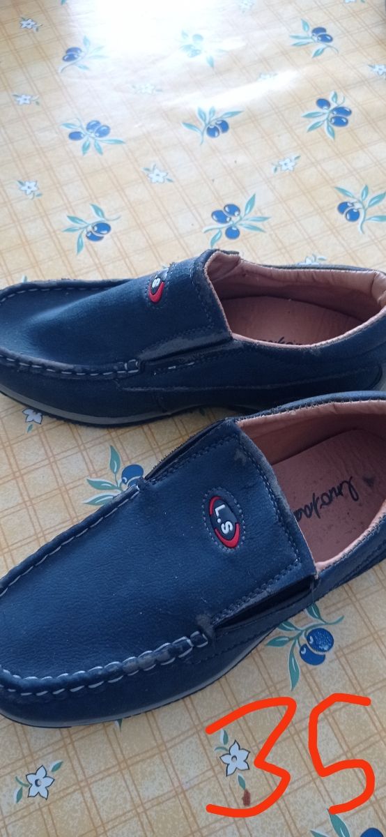 Lote calzado niños.lote de cinco