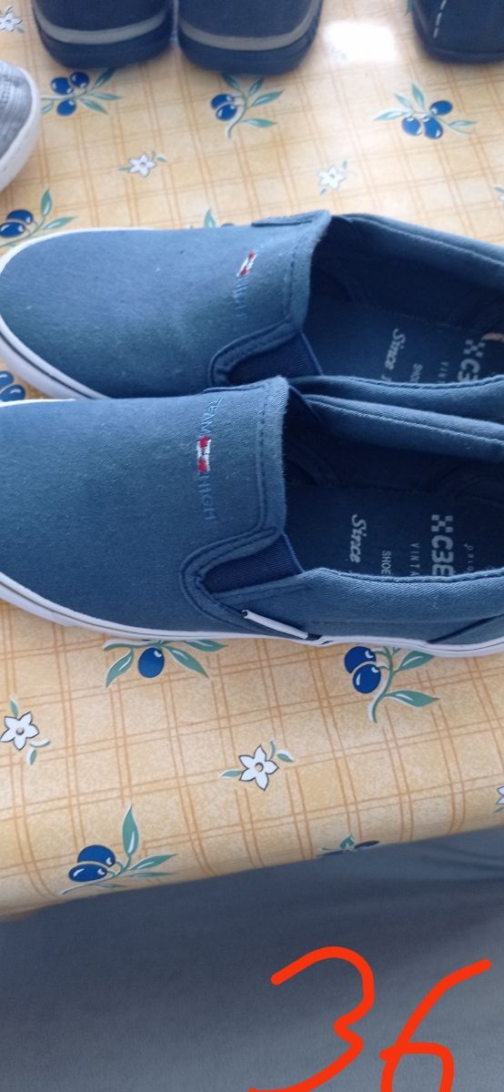 Lote calzado niños.lote de cinco