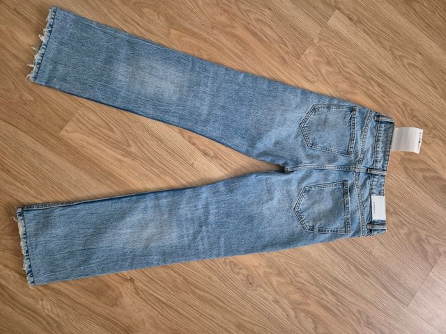 Vaqueros mujer Stradivarius nuevos