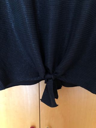 BLUSA NEGRA NUEVA CON ETIQUETA!!