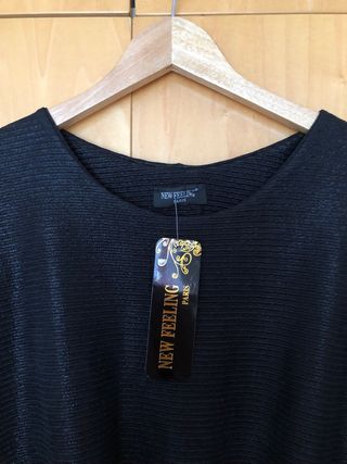 BLUSA NEGRA NUEVA CON ETIQUETA!!