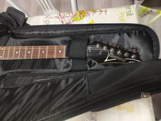 Guitarra eléctrica Ibáñez completa
