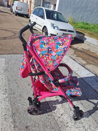 Silla de paseo con saco y plástico de lluvia 