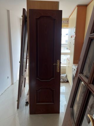 Puertas de madera de sapelly