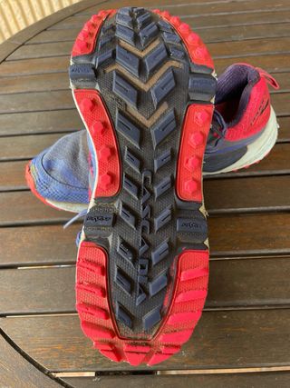 Brooks Cascadia 12 mujer 40.5