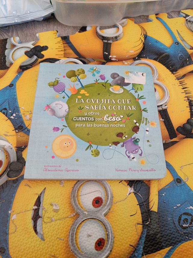 La ovejita que sabía contar y otros cuentos con beso para las buenas noches / Be dtime Stories with a Good Night Kiss (Spanish Edition)