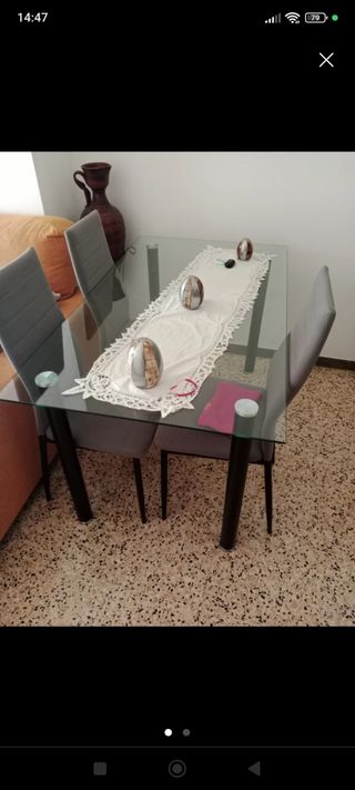 Mesa de comedor sin sillas 