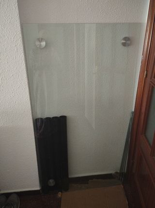 Mesa de comedor sin sillas 