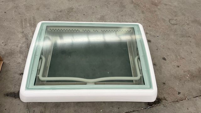 Claraboya Heiki Dometic 700 x 500
