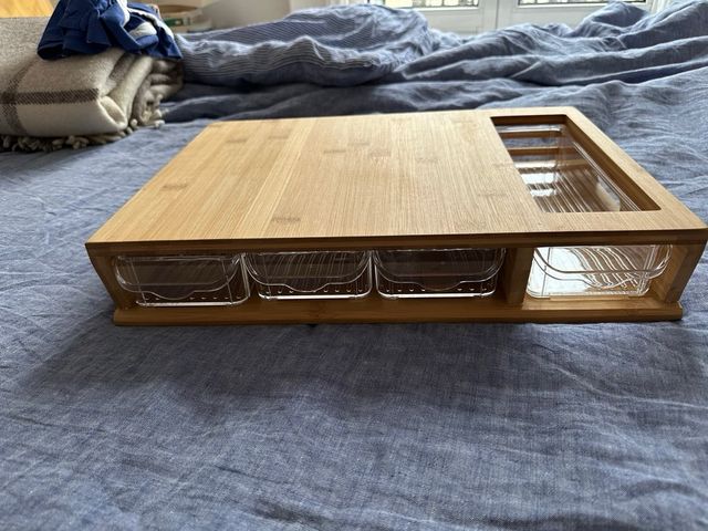 Tabla de cortar bambu con cajones