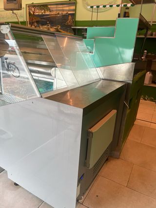 Maquina exposicion de frio