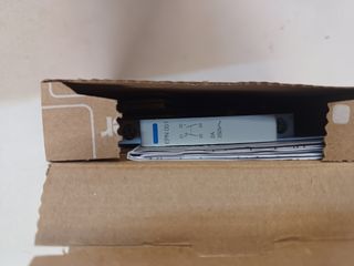 Lote de módulos auxiliares Hager nuevos