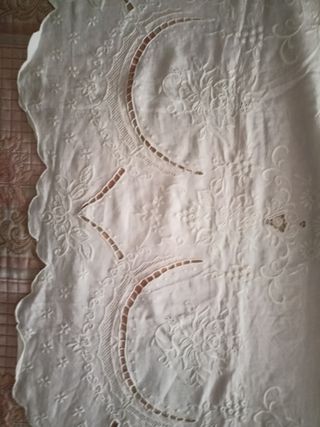 Copriletto ricamato