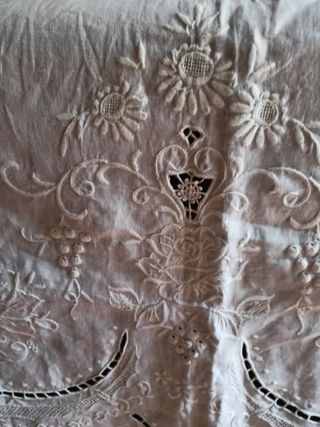 Copriletto ricamato