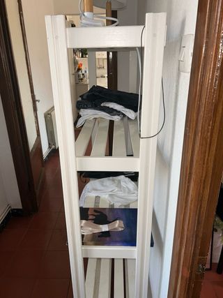 ESTANTERÍA DE PARED DE MADERA BLANCA