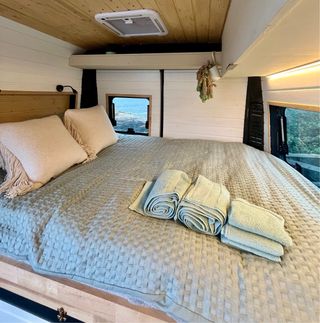 Alquiler Camper Puerto Sta.Mª Instagram @CamperZur