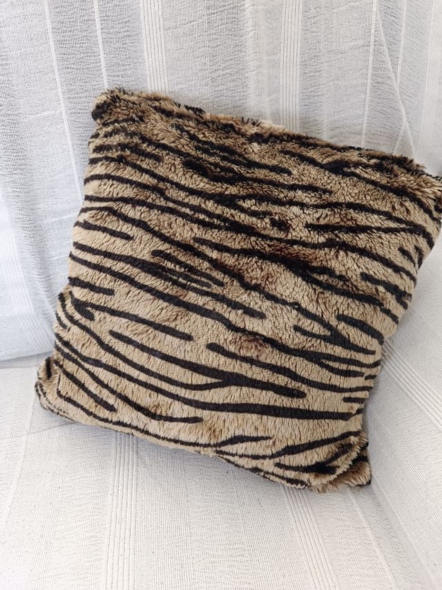 Funda de cojín animal print