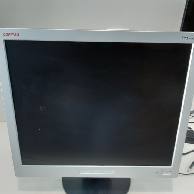 Monitor Compaq FP1906