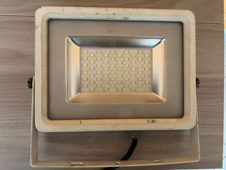 Potente faretto a led da esterno