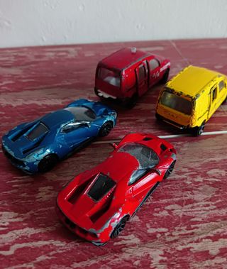 Lote 4 coches a escala a restaurar o diorama