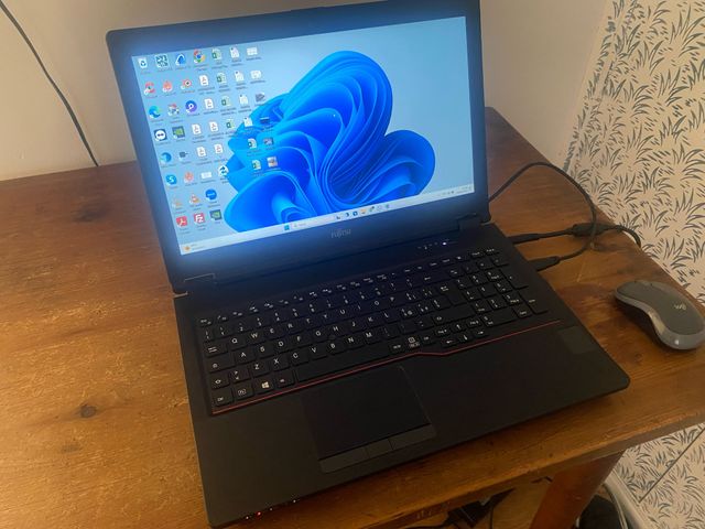 Fujitsu Celsius H780, 15.6", Core i7-8850H, 32Gb