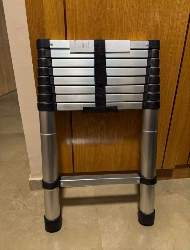 Escalera plegable aluminio.Alta resistencia.3.2m