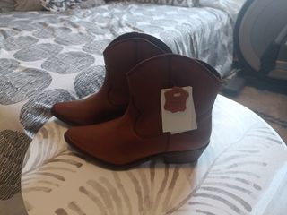 Botín de piel campera