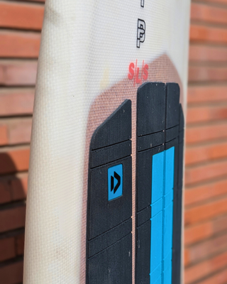 Tabla kitesurf Duotone Whip SLS 5'3” SURF ligera