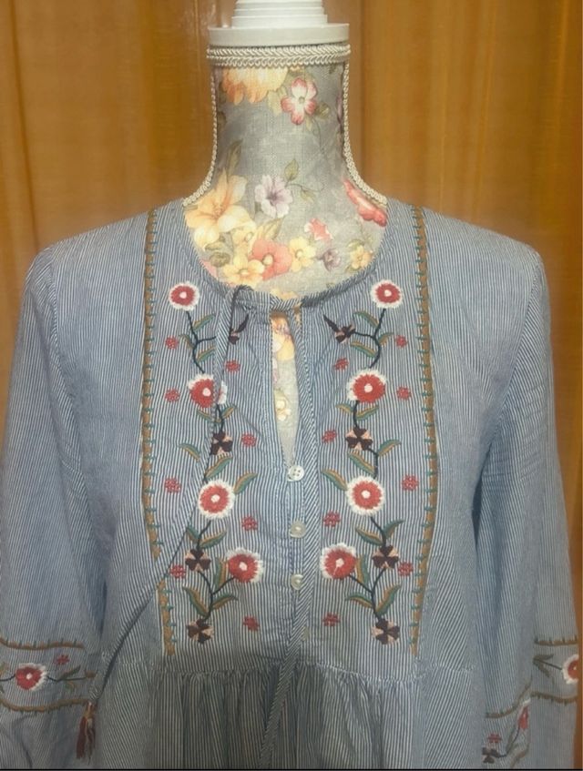 Blusa rayas bordados